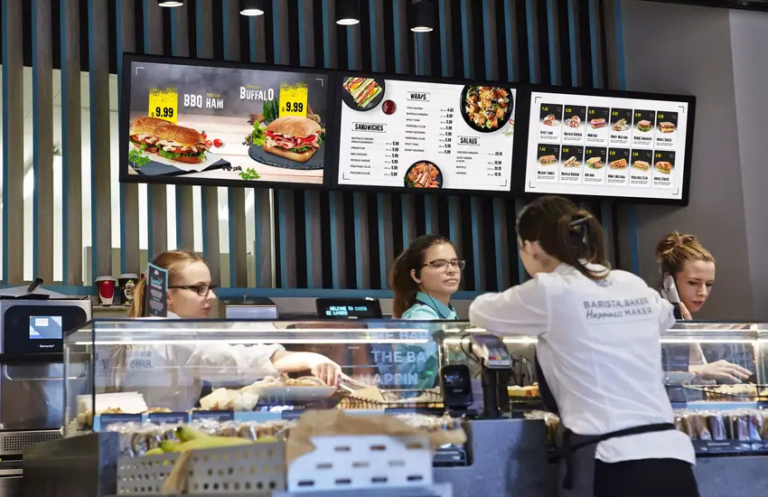 Engaging Customers: The Role of Digital Signage in Restaurants