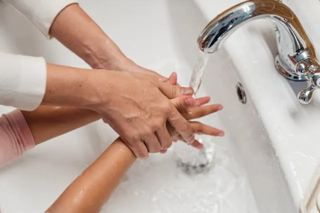What Ayurvedic Routines Help Prevent Excessive Internal Body Heat
